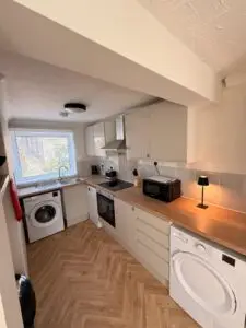 35FP-kitchen
